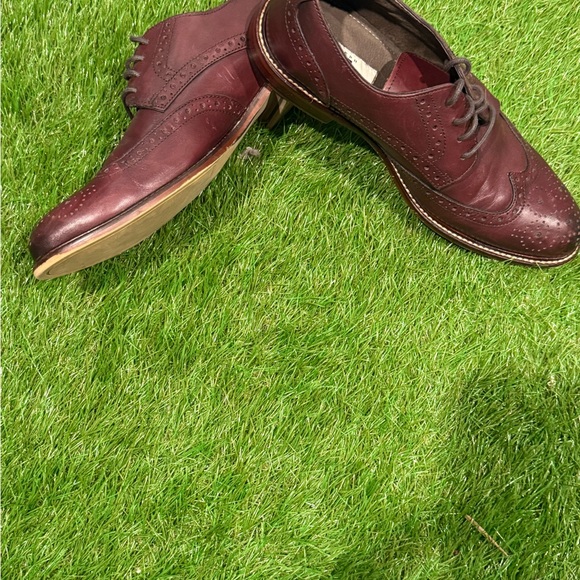 Joseph Abboud Burgundy Leather Oxfords - size 8